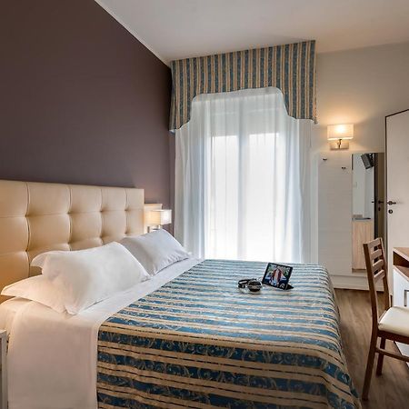 Hotel Sole Mio リミニ エクステリア 写真