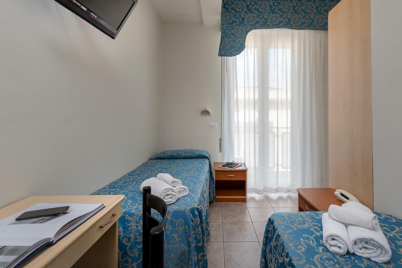 Hotel Sole Mio リミニ エクステリア 写真